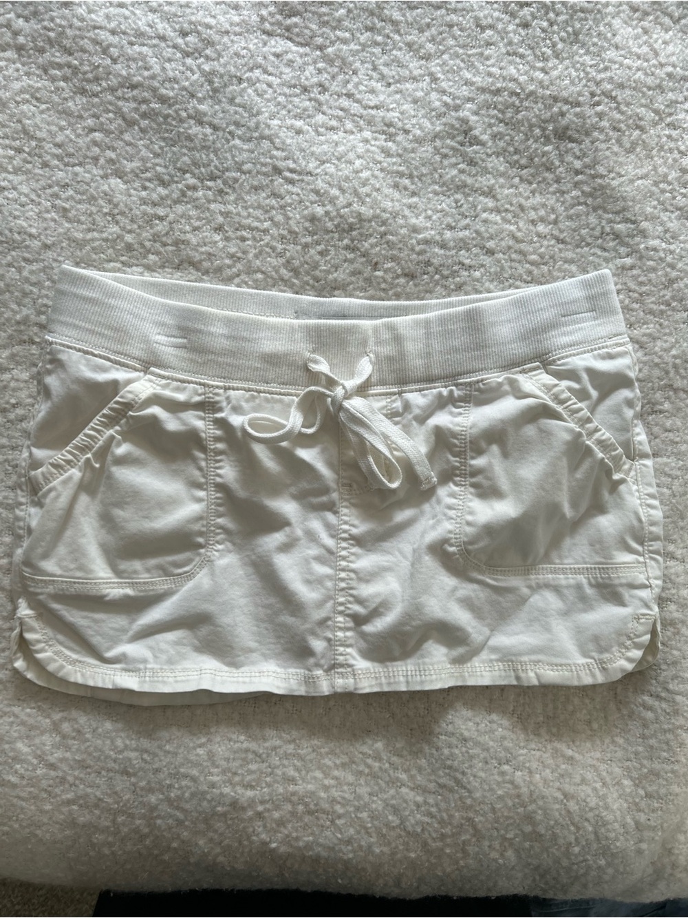Hollister Cream Drawstring Pocket Skort